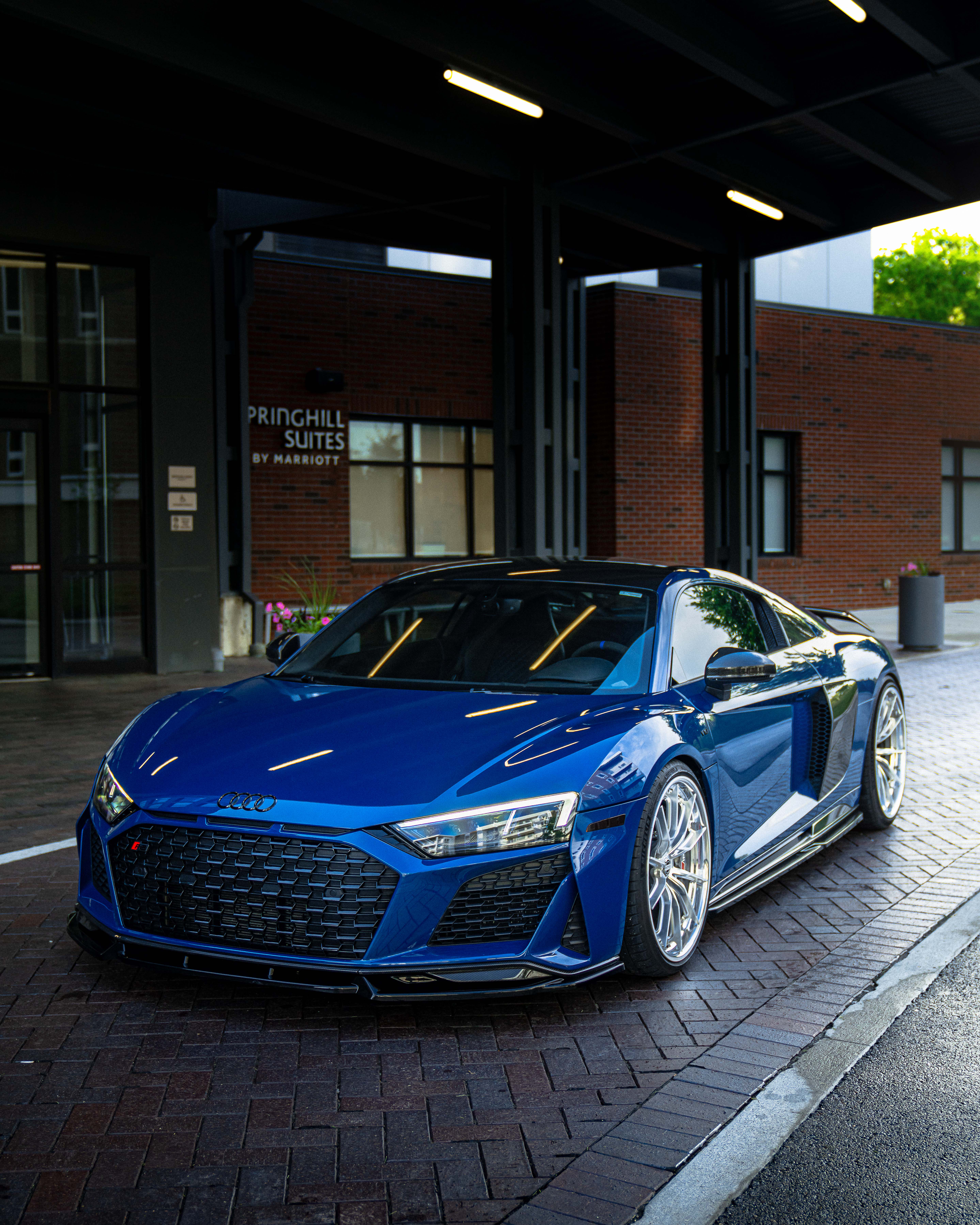 2021 Audi R8 with Motivo Forged CS-M custom wheels in frozen polished clear and gloss polished clear detail view