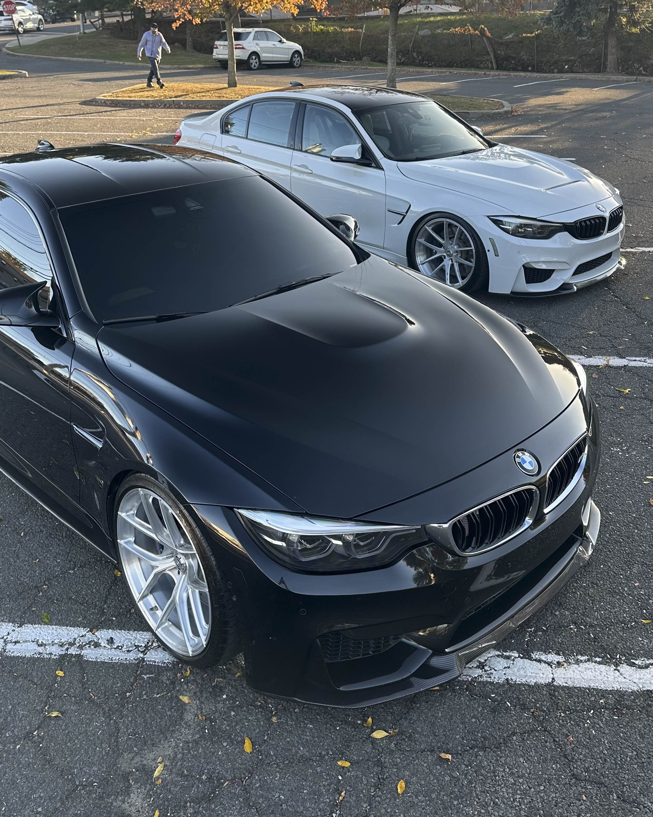 2019 BMW M4 with Motivo Forged MB-J custom wheels in gloss brushed clear detail view