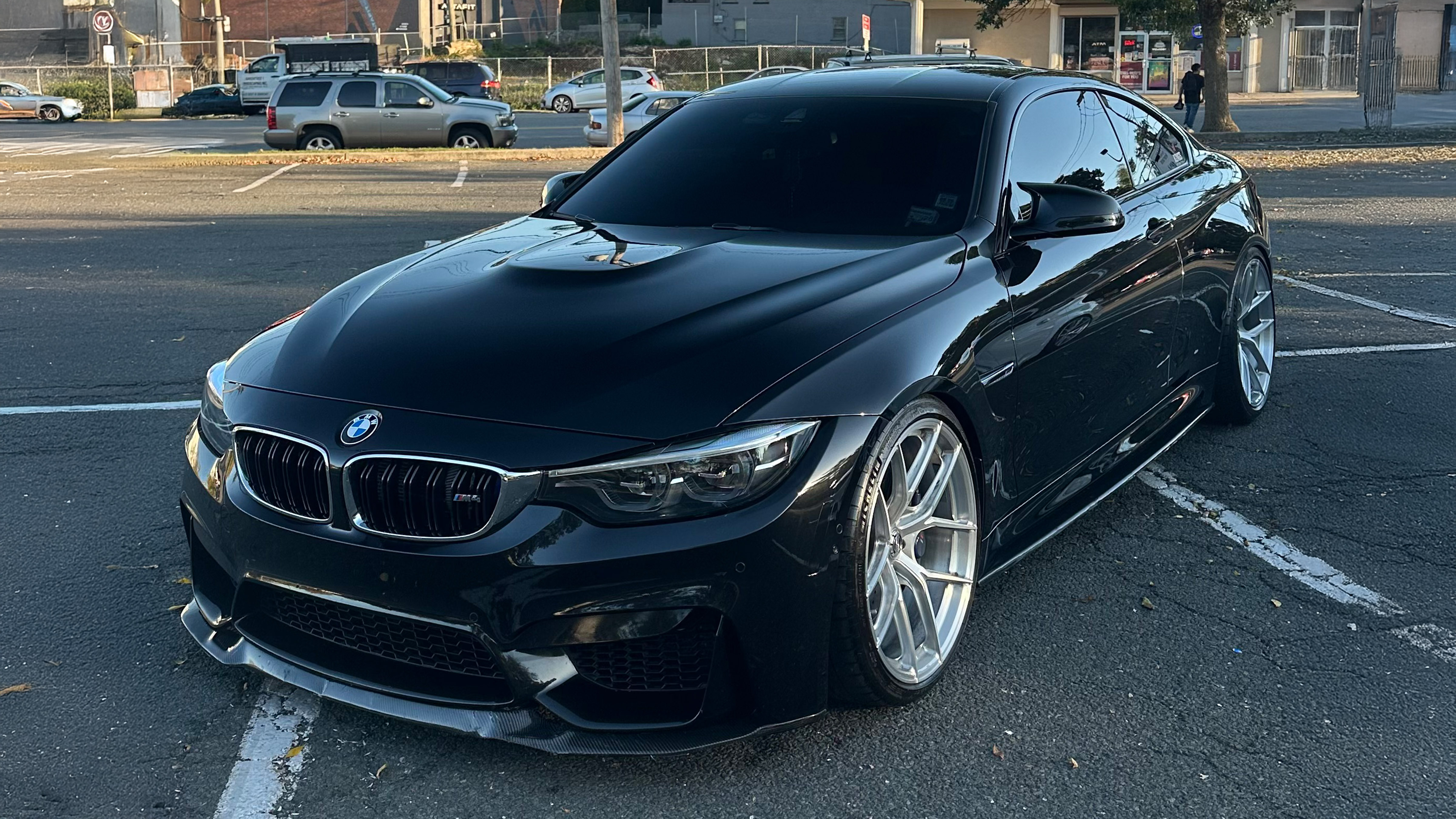 F82 BMW M4 with Motivo Forged MB-J custom wheels in gloss brushed clear finish front side view