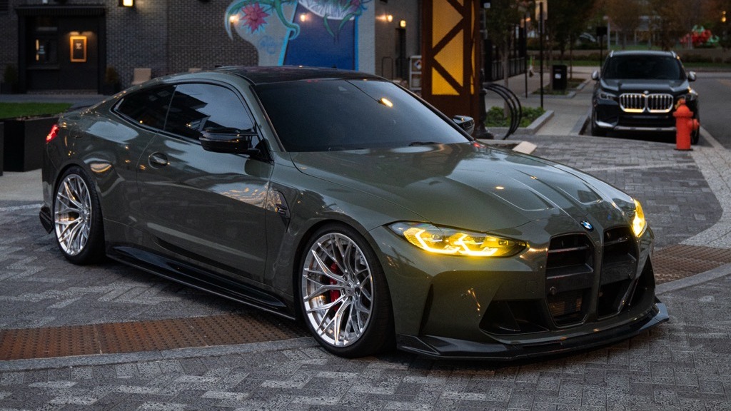 BMW M4 with Motivo Forged CS-C custom wheels in gloss polished clear face and brushed clear barrel side view