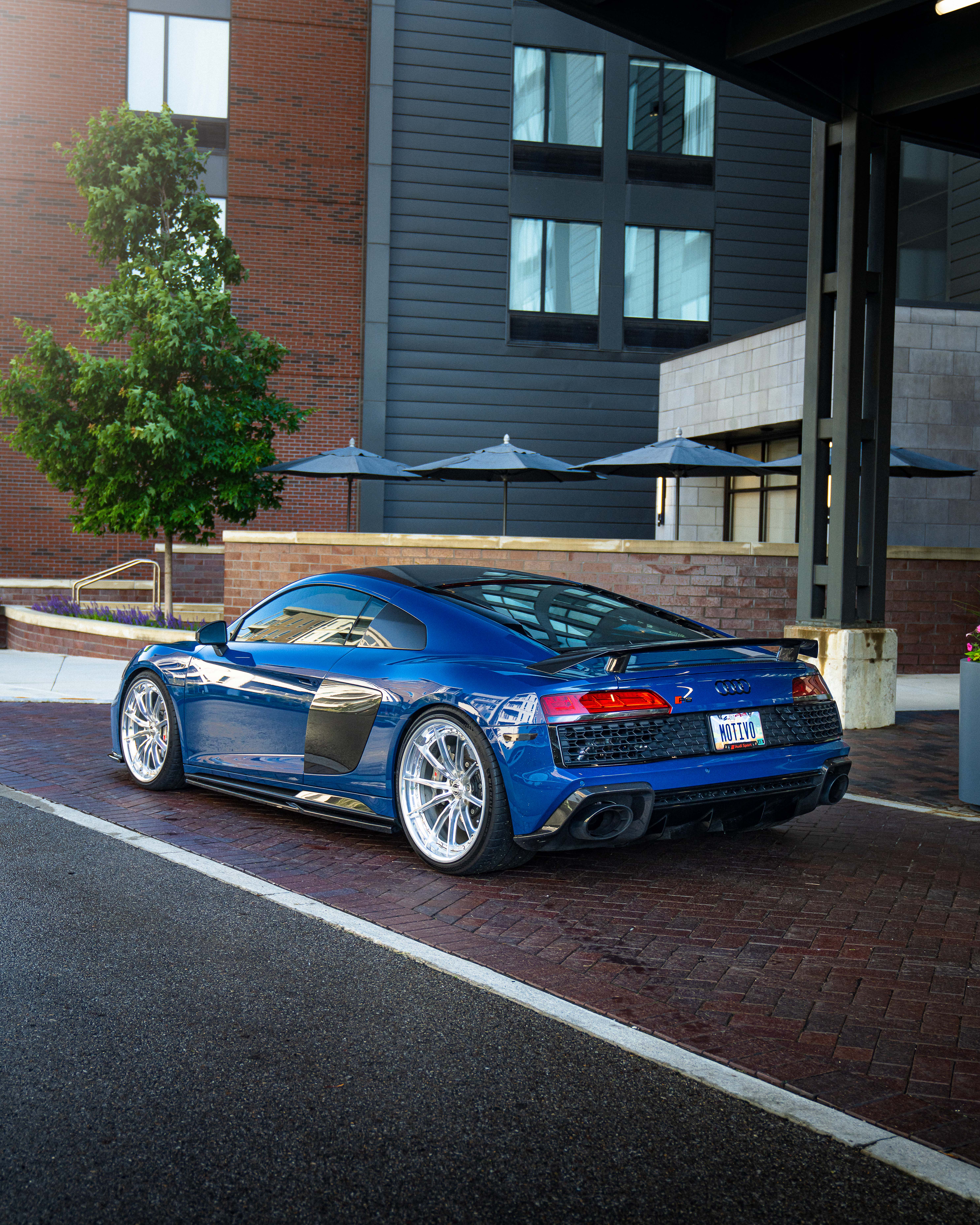 2021 Audi R8 with Motivo Forged CS-M custom wheels in frozen polished clear and gloss polished clear detail view