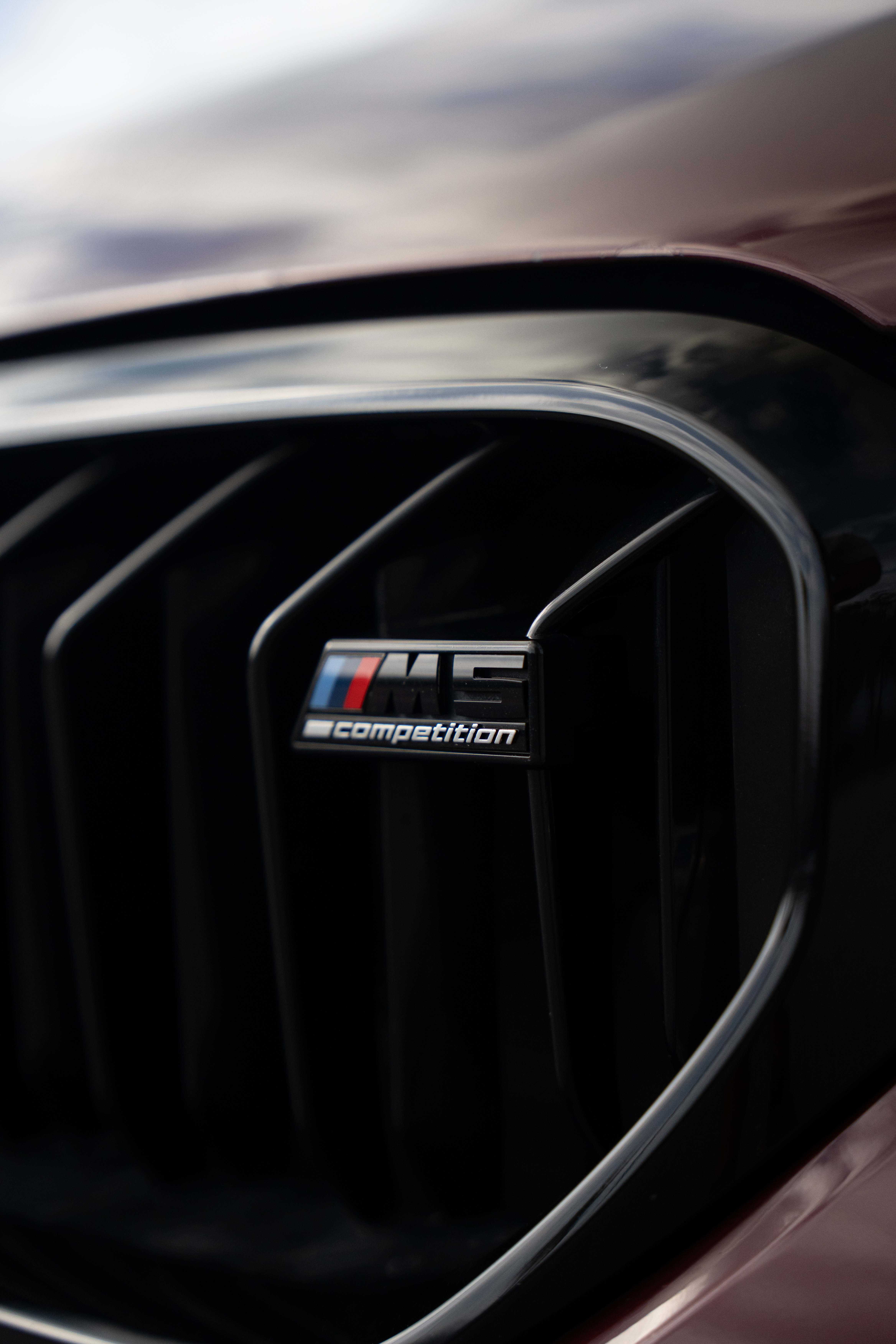 2023 BMW M5 with Motivo Forged MB-E custom wheels in  detail view