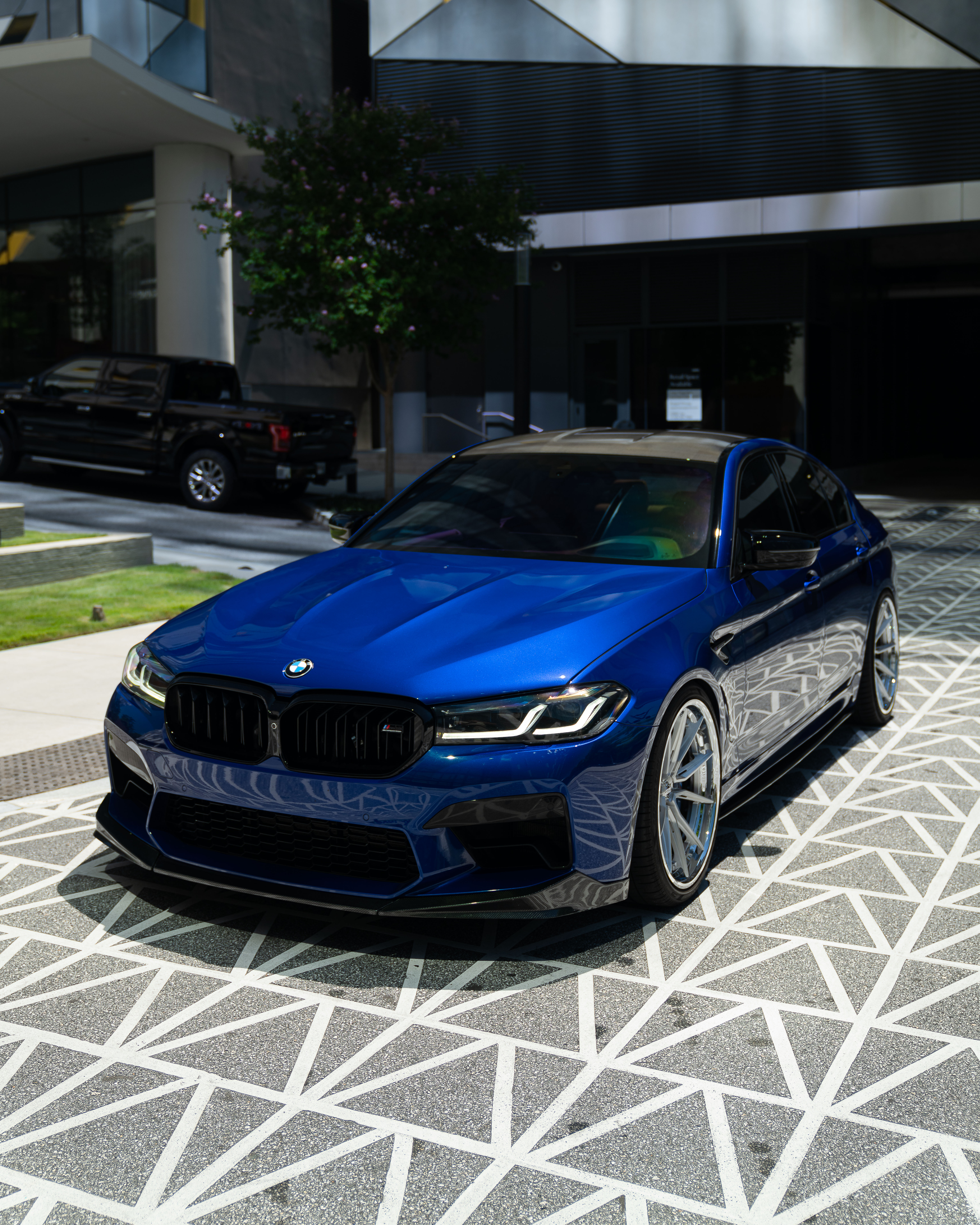 2021 BMW M5 with Motivo Forged CS-R custom wheels in gloss brushed clear and triple chrome rear view